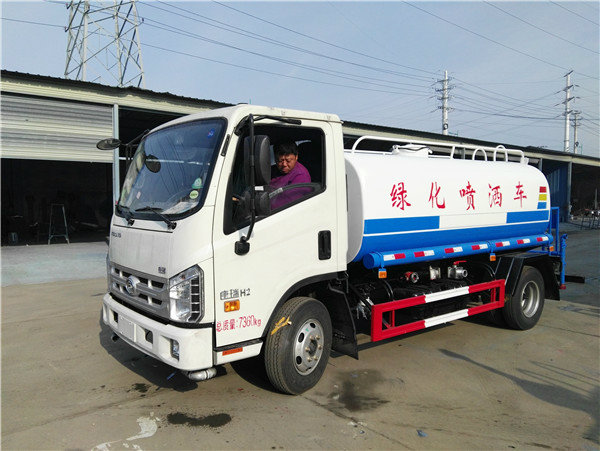 5吨福田康瑞洒水车