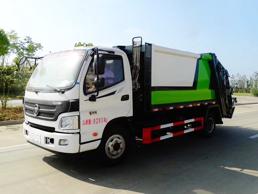 8方福田欧马可压缩式垃圾车