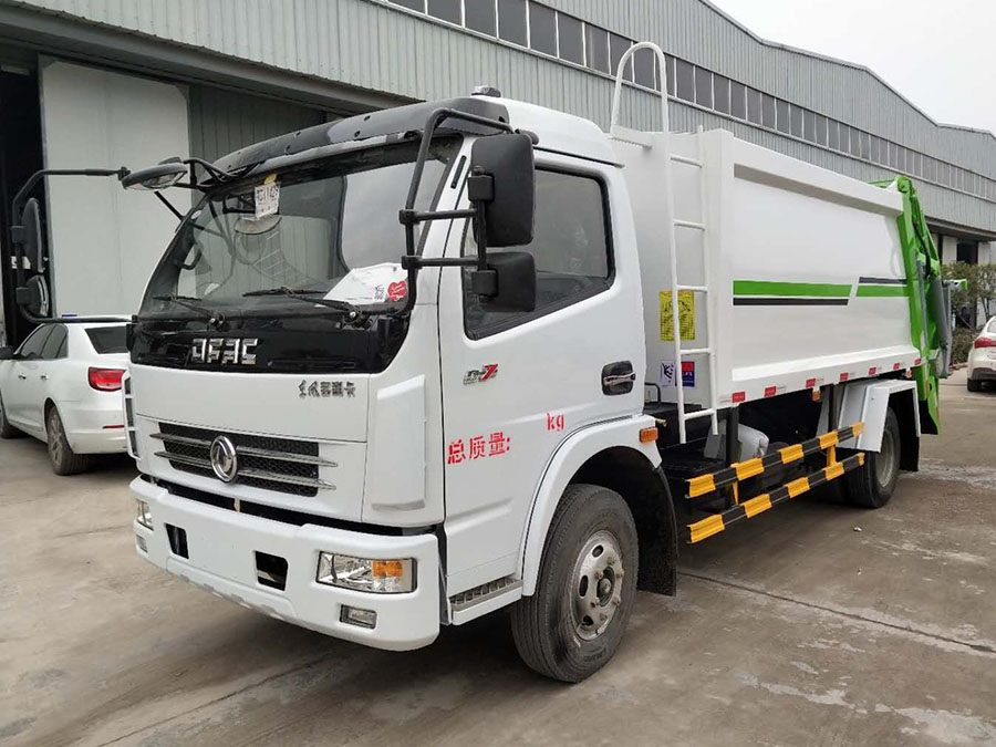 8方东风多利卡压缩式垃圾车