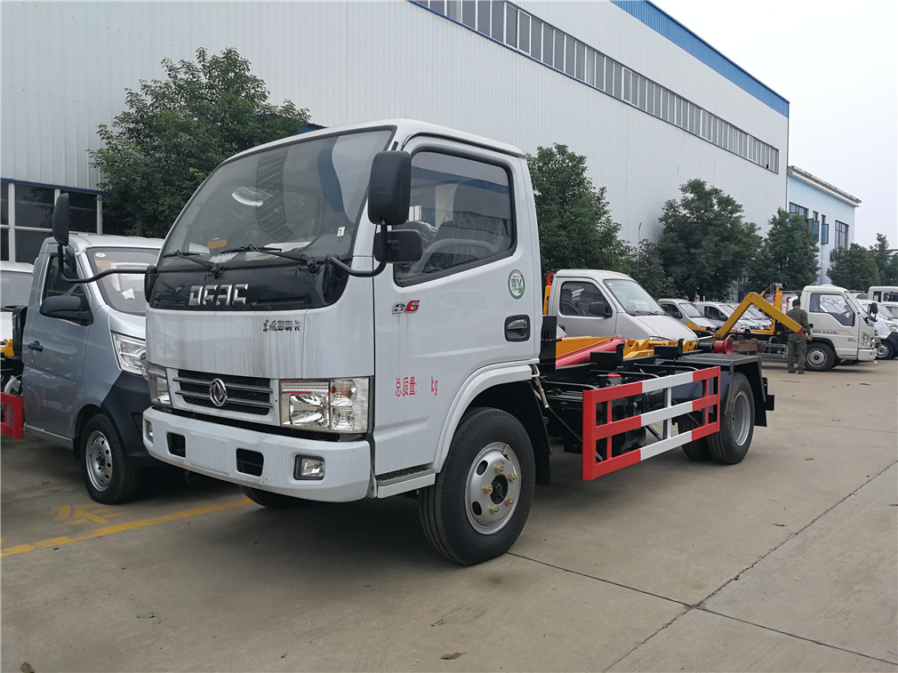 5方东风小多利卡勾臂式垃圾车