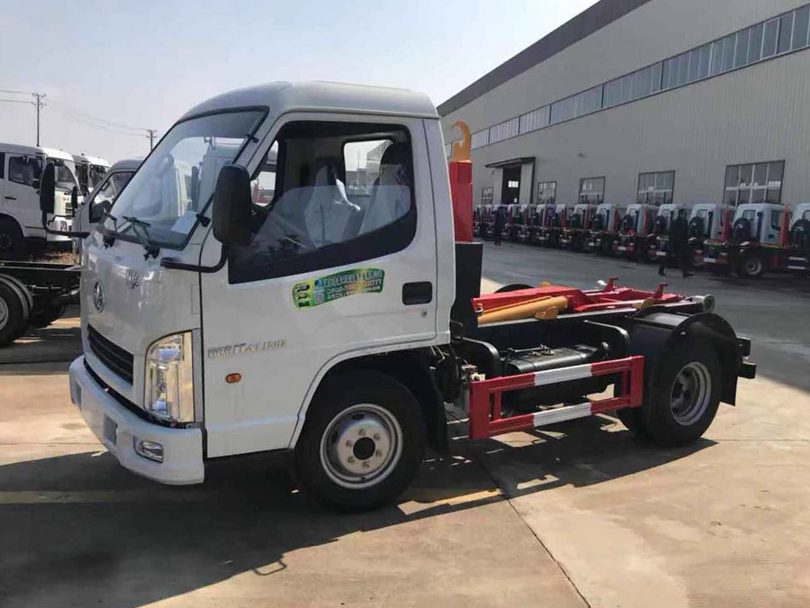 3方解放勾臂式垃圾车