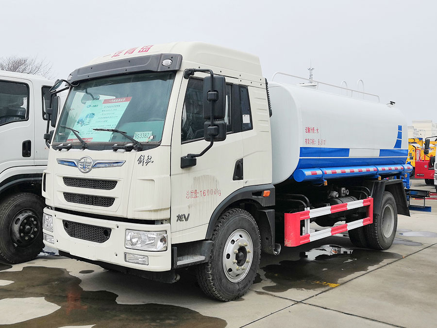 10吨解放龙V洒水车