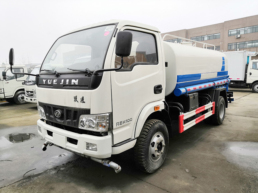 5吨跃进洒水车