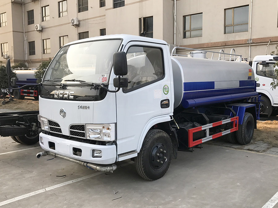 5吨东风福瑞卡洒水车