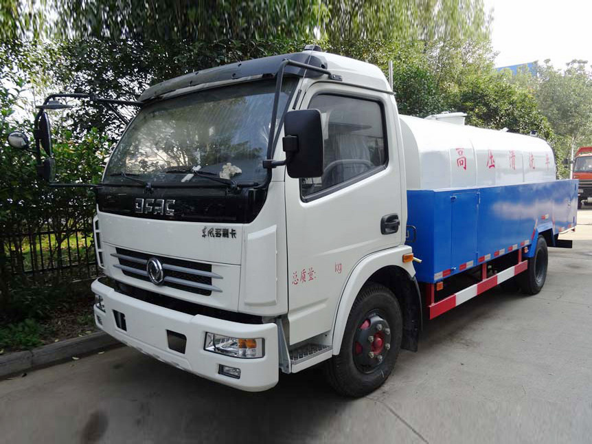 东风大多利卡高压清洗车