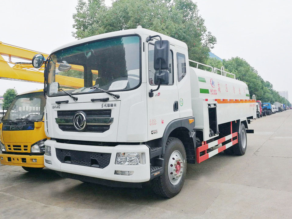 东风D9高压清洗车