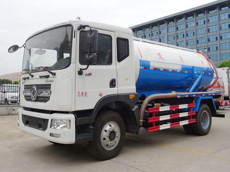 10方东风D9吸污车