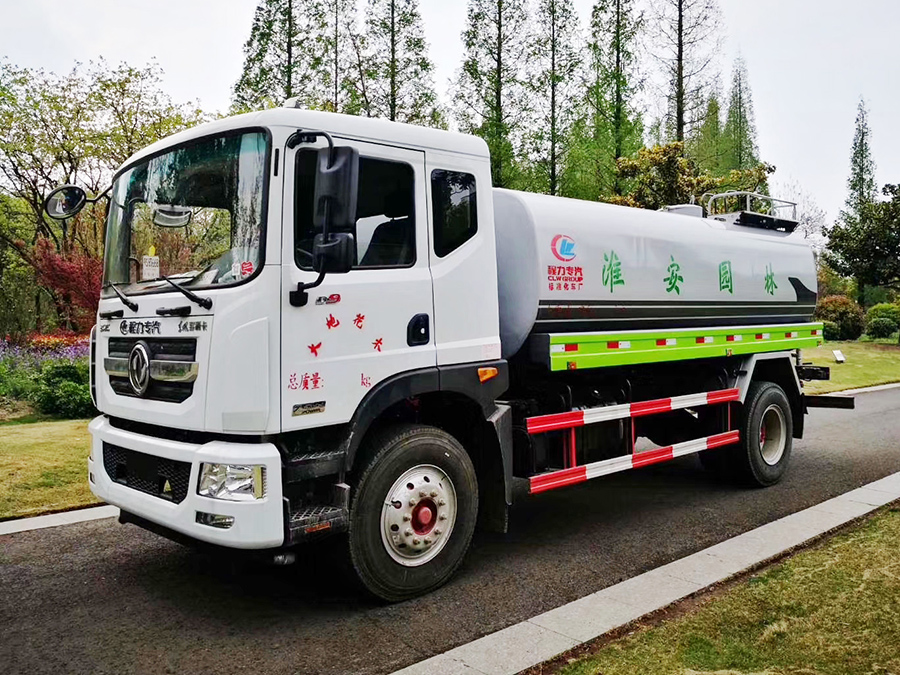 12吨东风多利卡D9洒水车