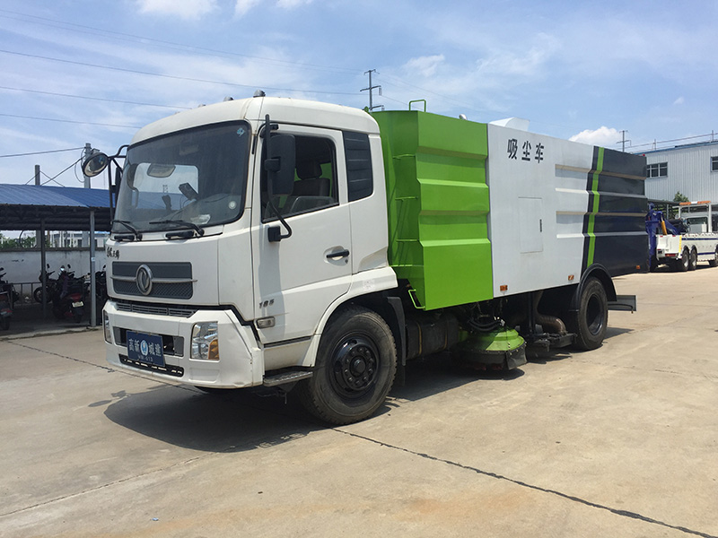 10方东风天锦吸尘车