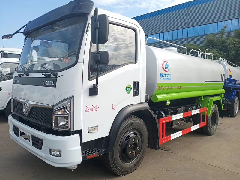 国六9.2吨东风福瑞卡洒水车